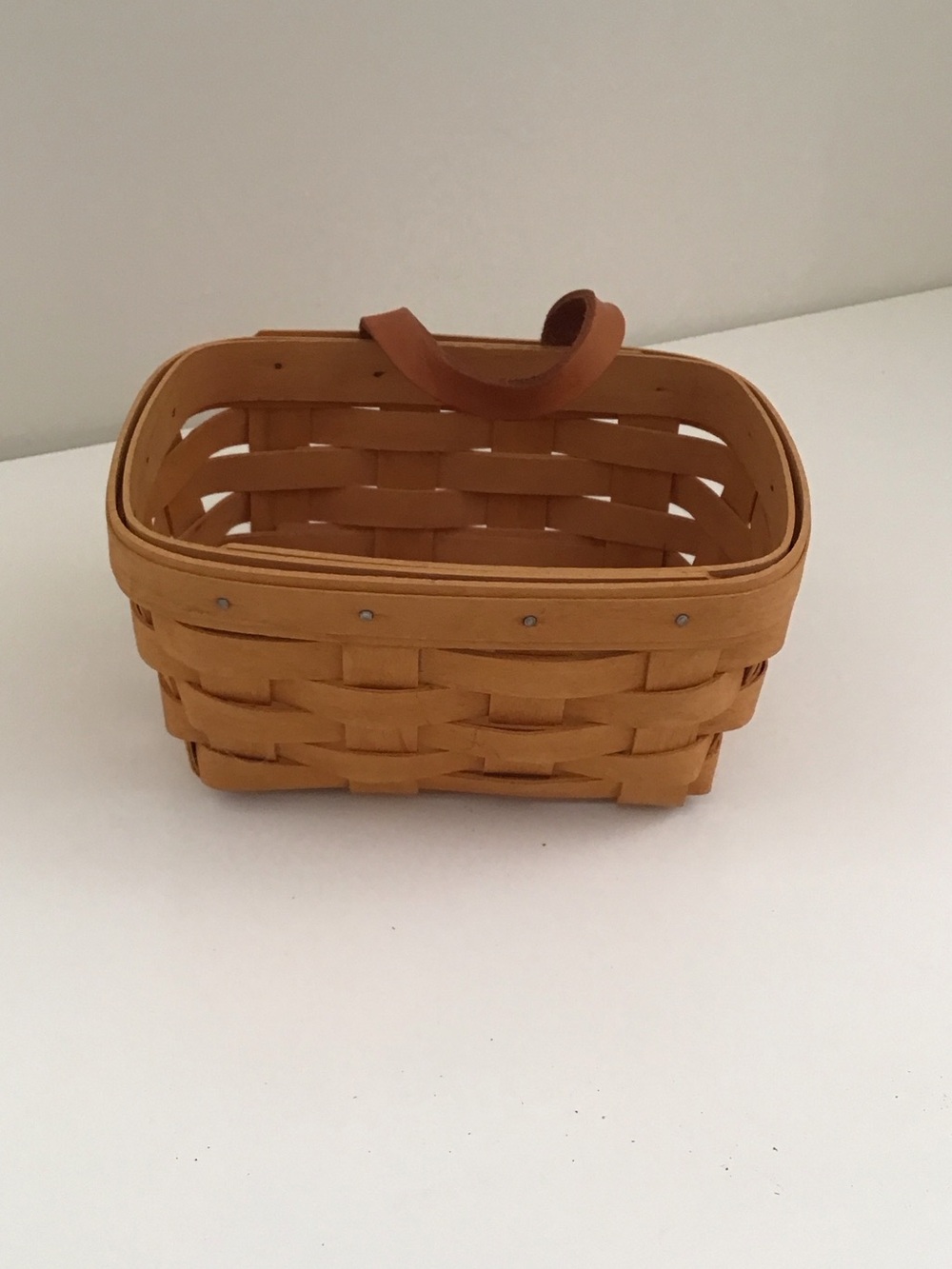 Vintage Longaberger woven basket key basket mail basket 2002